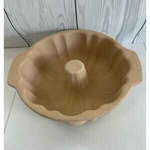 The Pampered Chef Family Heritage Collection Stoneware 10" Fluted Bundt Pan